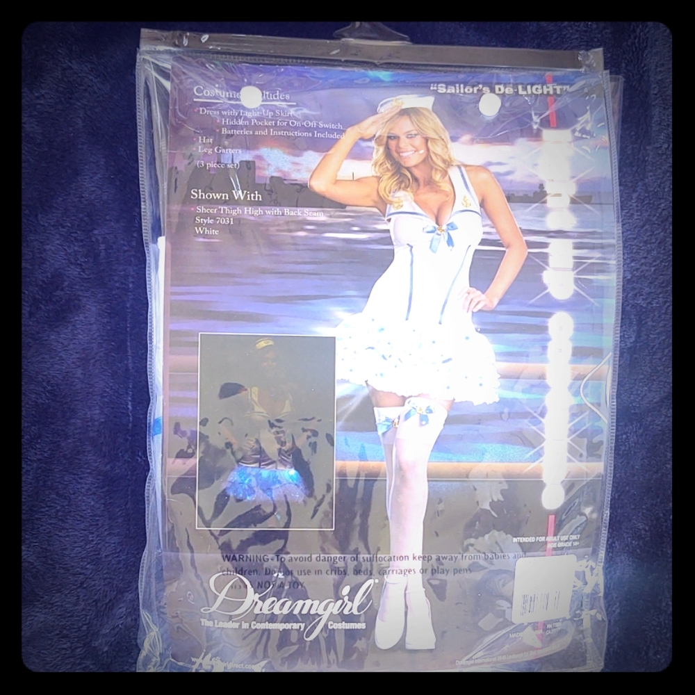 Sailor's De-LIGHT Halloween costume